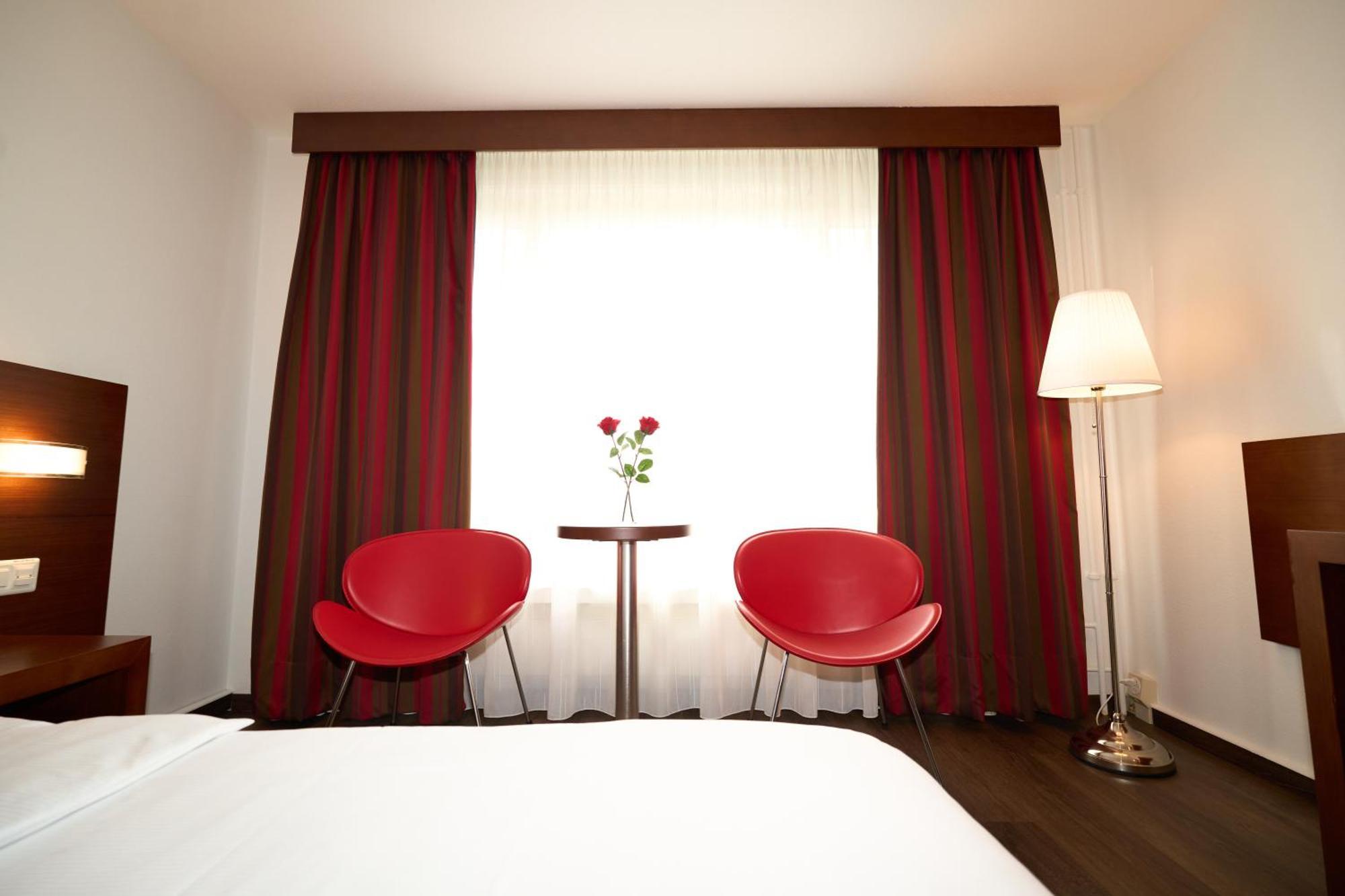 Hotel Conti Dietikon Exterior photo
